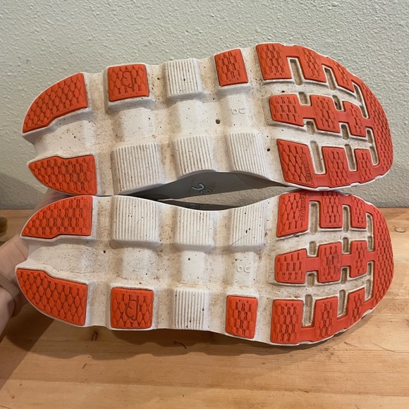 On Cloudstratus 3 Running Shoes White/Sand Mens Size 10.5 - Picture 7 of 10